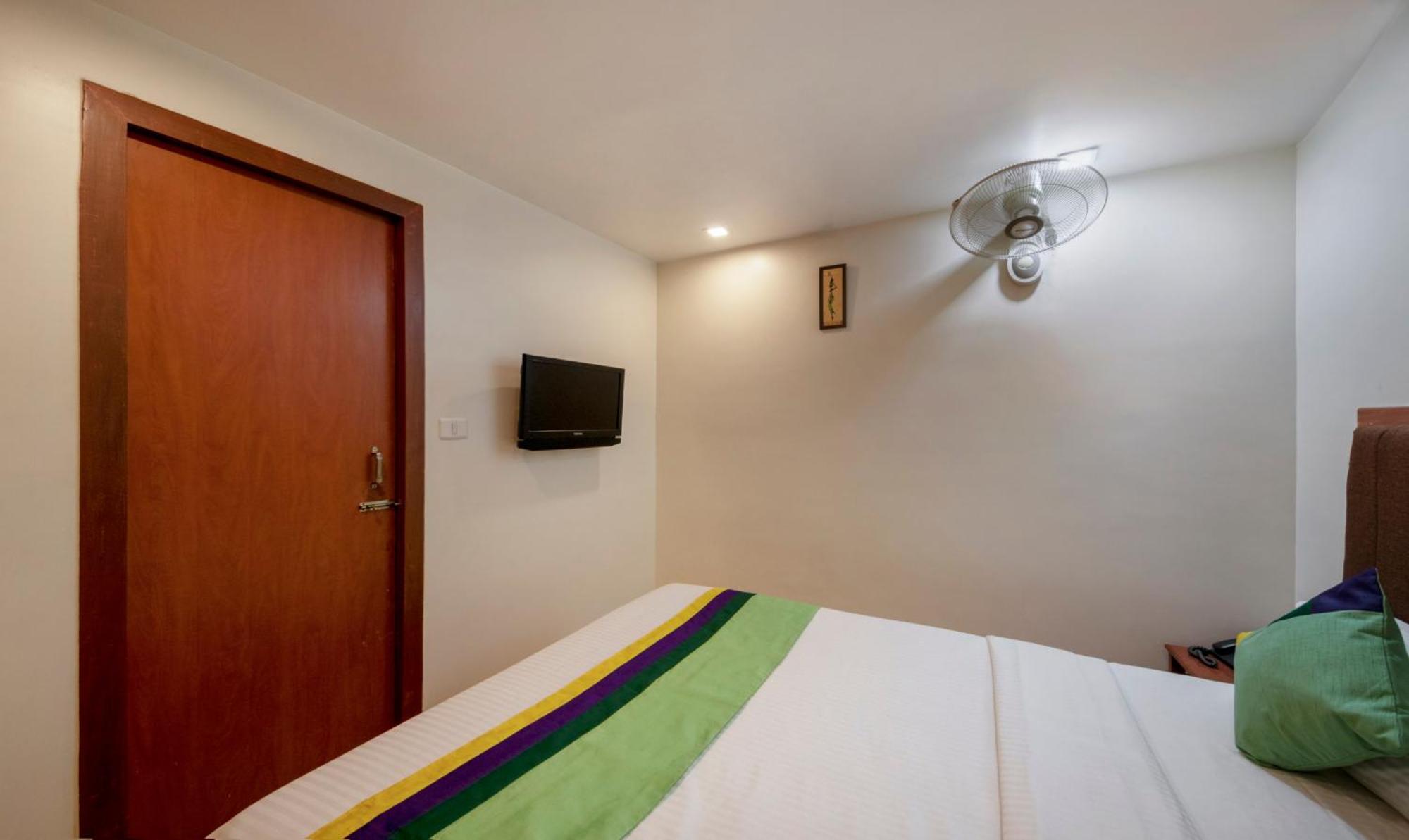 Отель Treebo Sam Residency Коимбатур Экстерьер фото