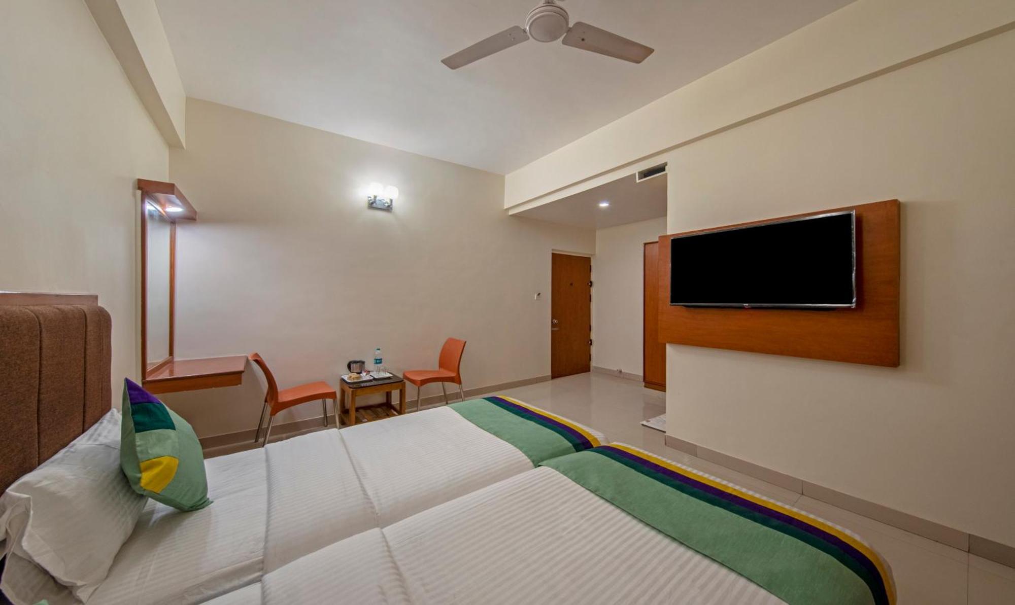 Отель Treebo Sam Residency Коимбатур Экстерьер фото