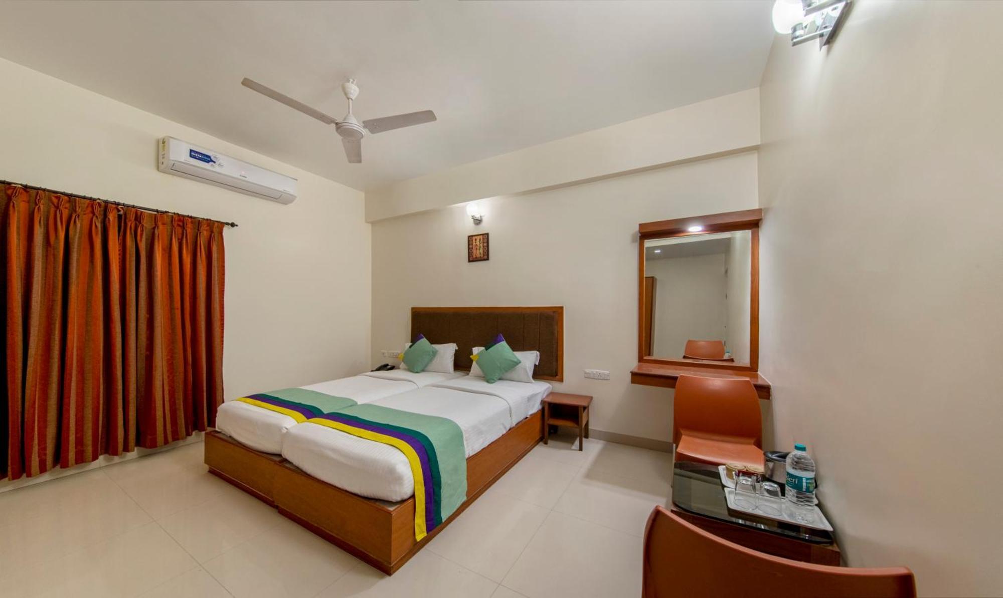 Отель Treebo Sam Residency Коимбатур Экстерьер фото