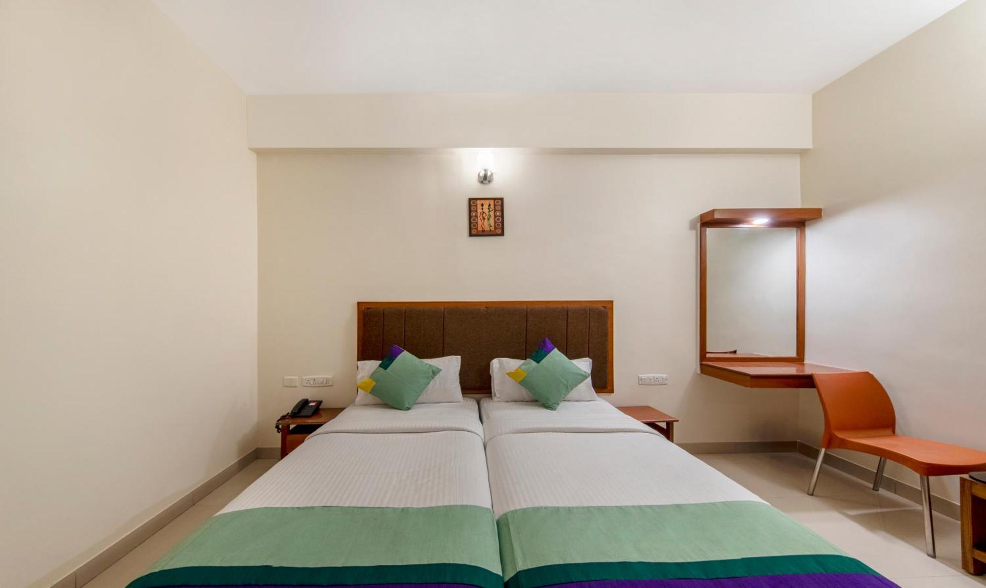 Отель Treebo Sam Residency Коимбатур Экстерьер фото