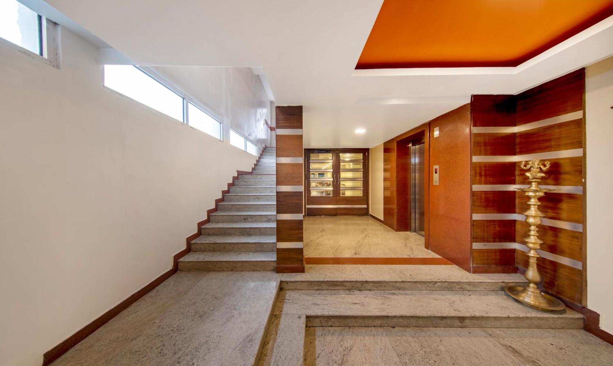Отель Treebo Sam Residency Коимбатур Экстерьер фото