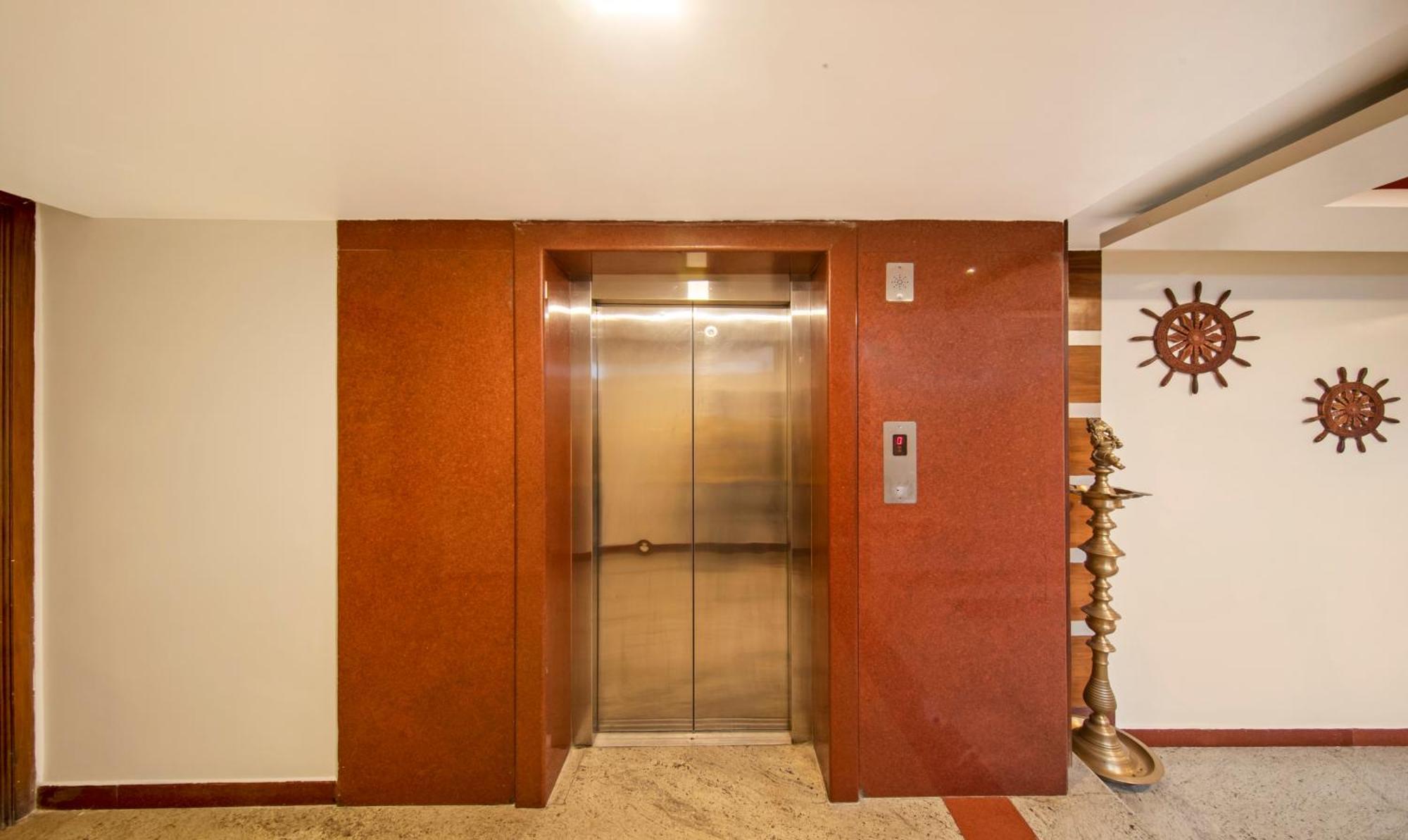 Отель Treebo Sam Residency Коимбатур Экстерьер фото